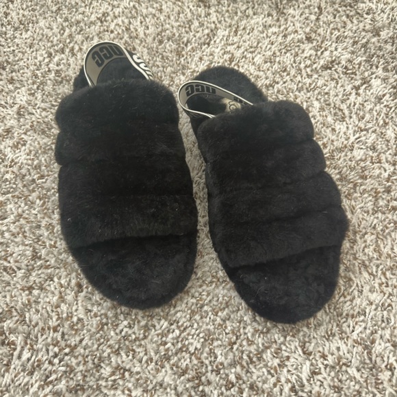 UGG Women’s Slippers Sz 8 - Picture 2 of 3